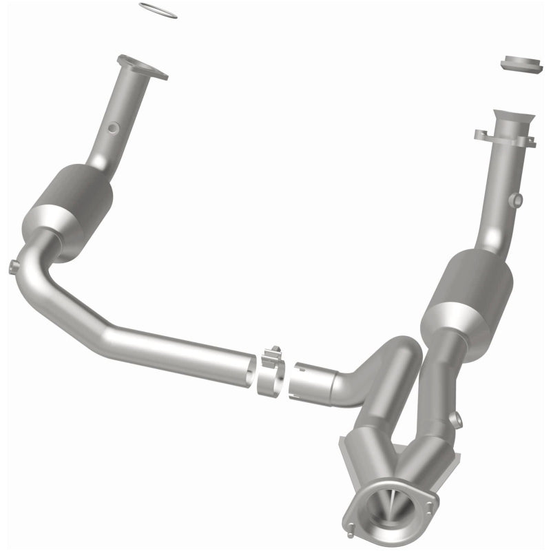 MagnaFlow Conv Direct Fit OEM 2005 GMC Sierra/Chevrolet Silverado 1500/Cadillac Escalade Underbody