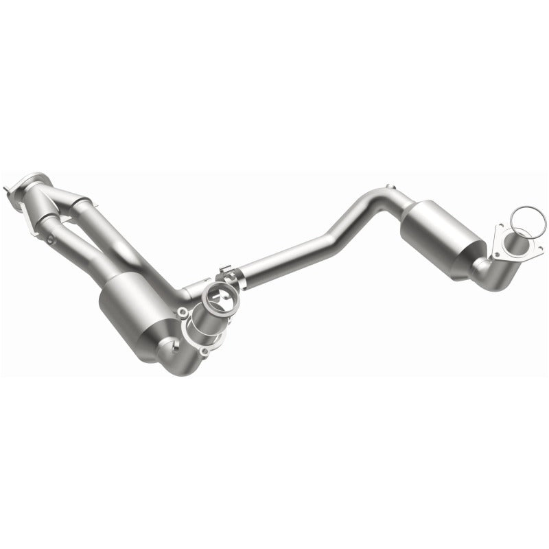 MagnaFlow Conv Direct Fit OEM 2005 GMC Sierra/Chevrolet Silverado 1500/Cadillac Escalade Underbody